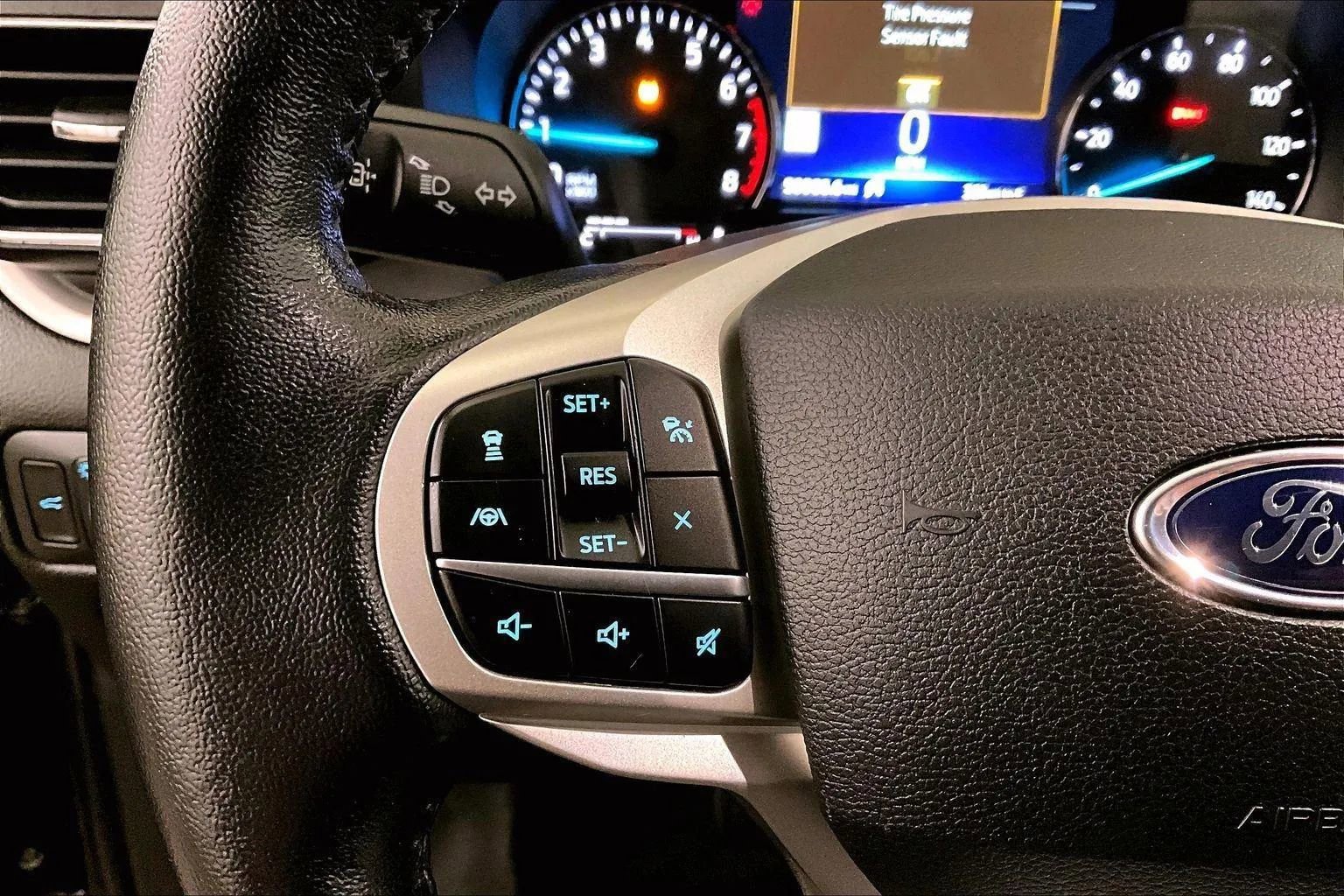 Certified 2021 Ford Explorer XLT w/ Equipment Group 202A image 17