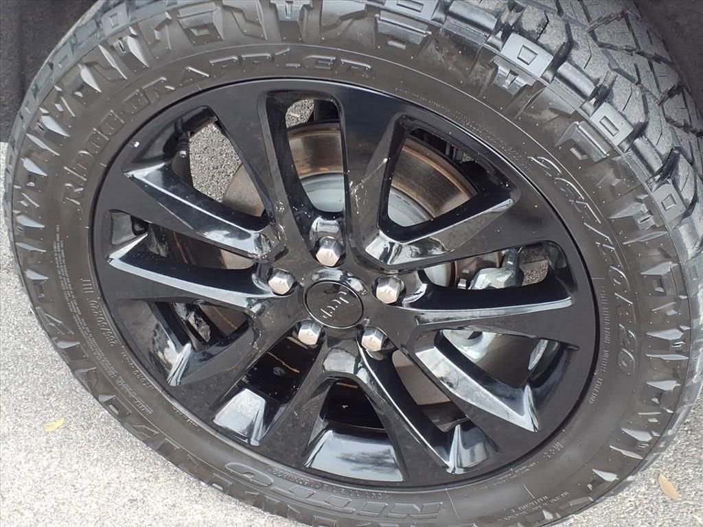 Used 2022 Jeep Grand Cherokee Laredo X image 10