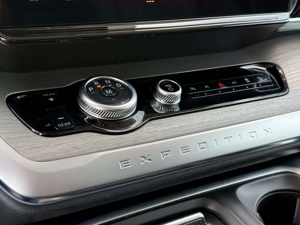 Certified 2025 Ford Expedition Max Platinum AWD/4WD image 12