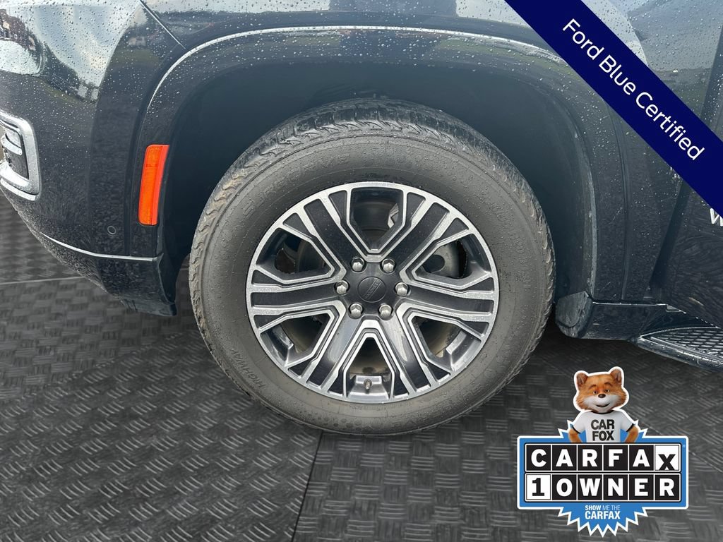 Used 2024 Jeep Wagoneer L Series II w/ Flexible Seating Group RWD image 19