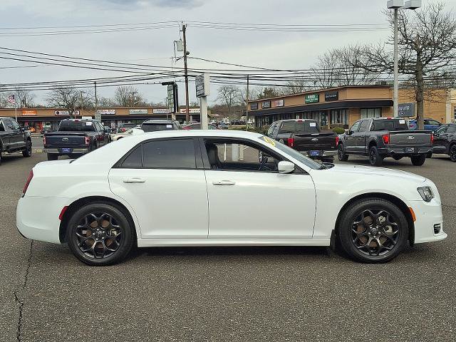 Used 2023 Chrysler 300 Touring L w/ Comfort Group image 5