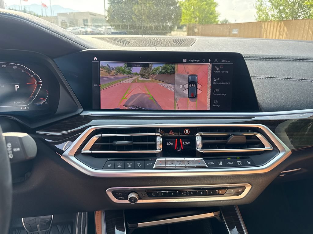 Used 2021 BMW X5 xDrive40i w/ M Sport Package AWD/4WD image 17