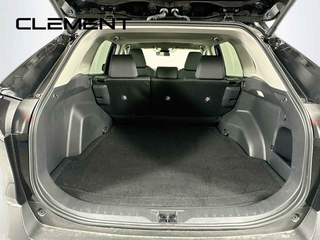 Used 2025 Toyota RAV4 XLE w/ Convenience Package FWD image 11