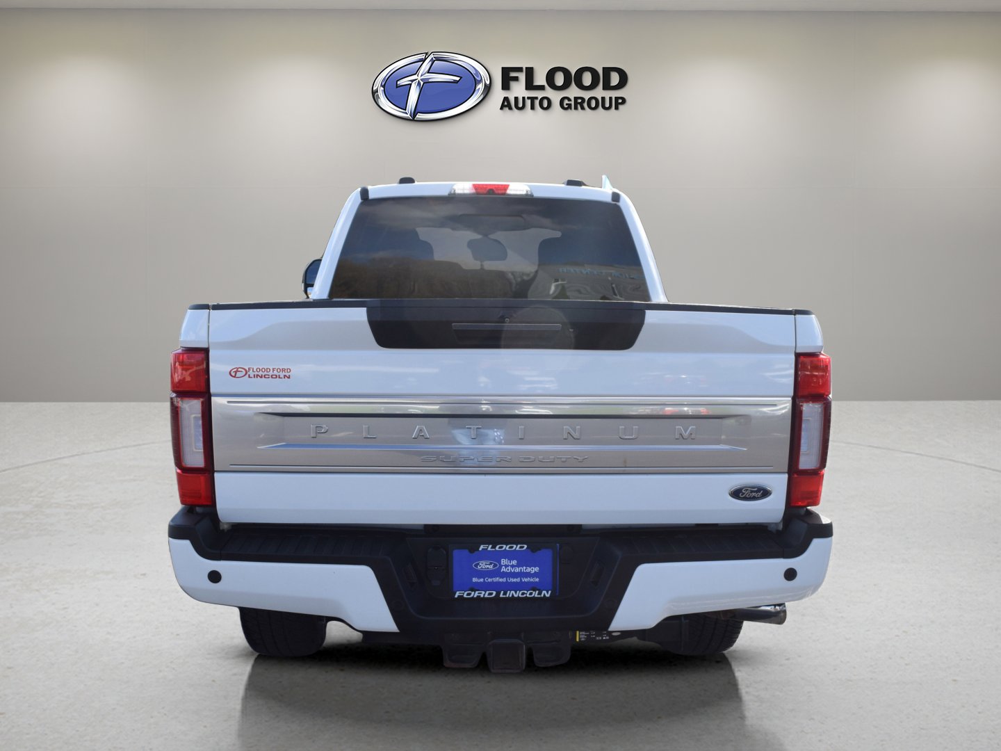 Certified 2022 Ford F350 Platinum w/ FX4 Off-Road Package AWD/4WD image 4