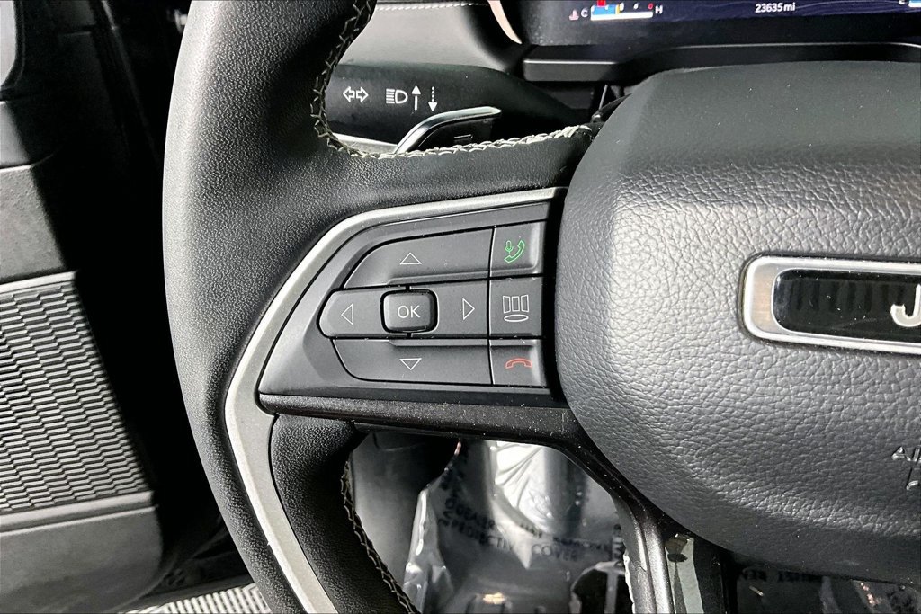 Used 2023 Jeep Grand Cherokee Altitude AWD/4WD image 18