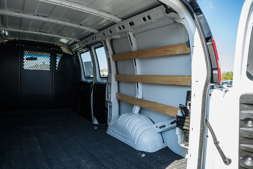 Used 2024 GMC Savana 2500 w/ Driver Convenience Package image 13