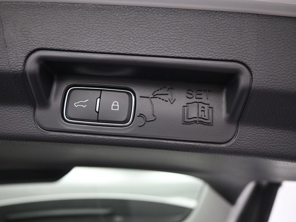 Certified 2025 Ford Explorer Active RWD image 23
