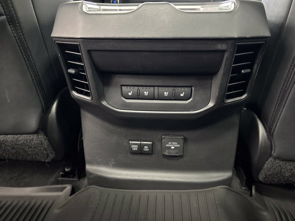 Used 2022 Toyota Tundra Platinum AWD/4WD image 31