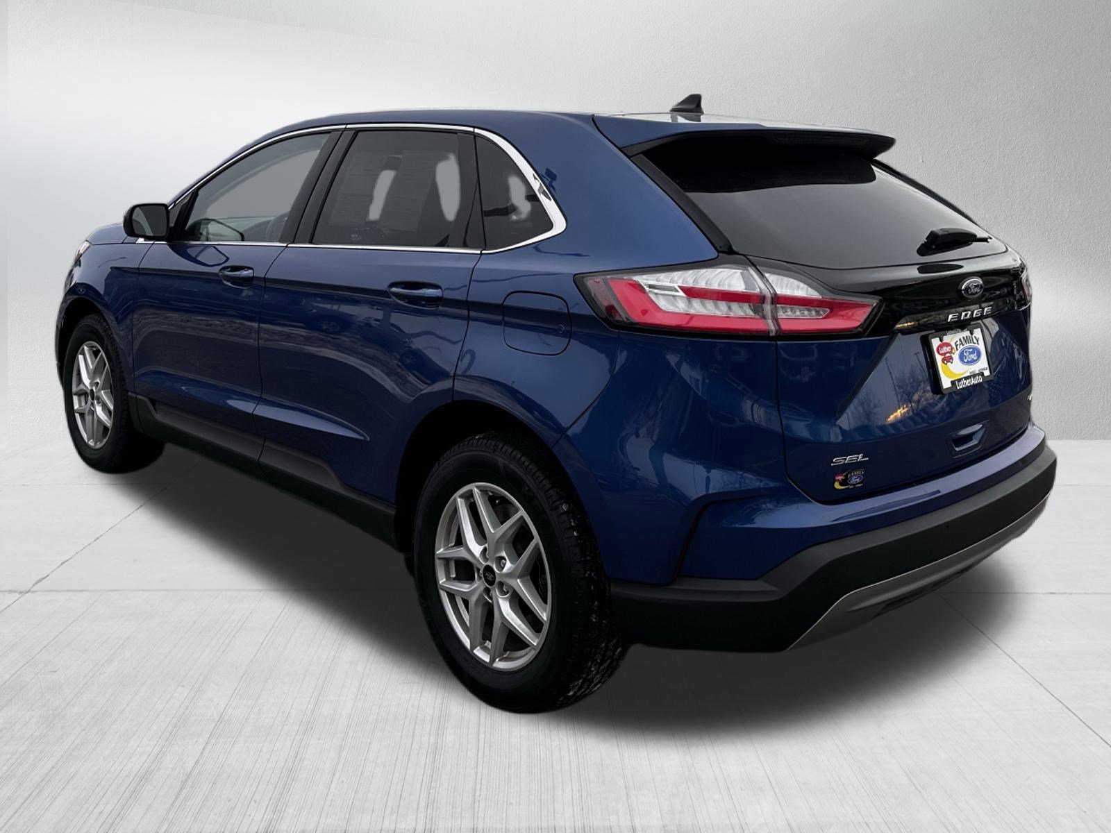 Certified 2024 Ford Edge SEL w/ Convenience Package image 3