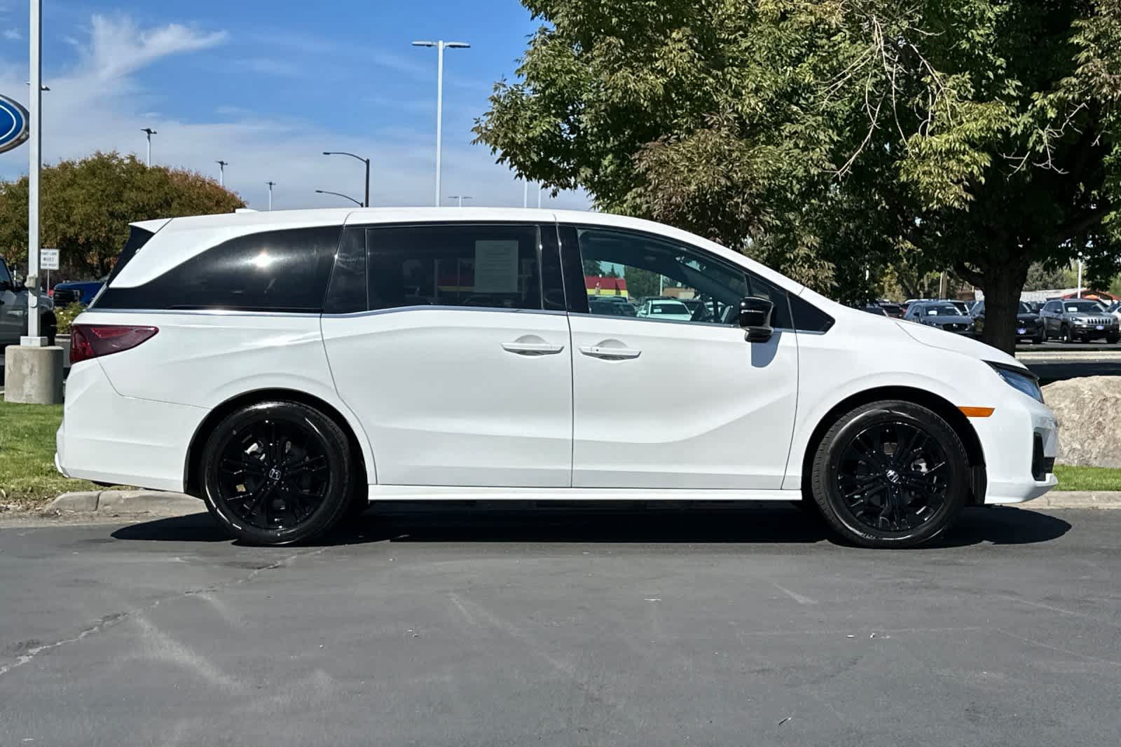 Used 2025 Honda Odyssey Sport-L image 8