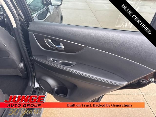Used 2020 Nissan Rogue SV AWD/4WD image 9