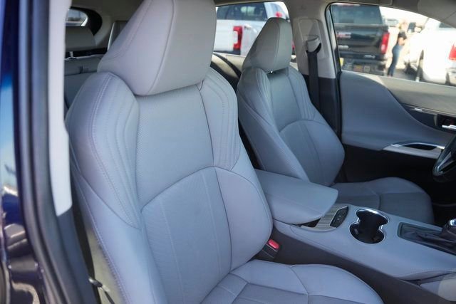 Used 2021 Toyota Venza Limited image 19