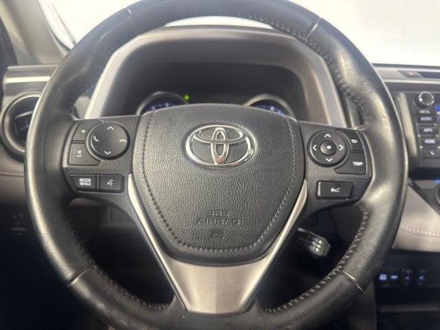 Used 2018 Toyota RAV4 Limited FWD image 18