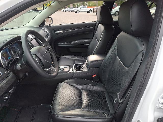 Used 2023 Chrysler 300 Touring L w/ Comfort Group image 13