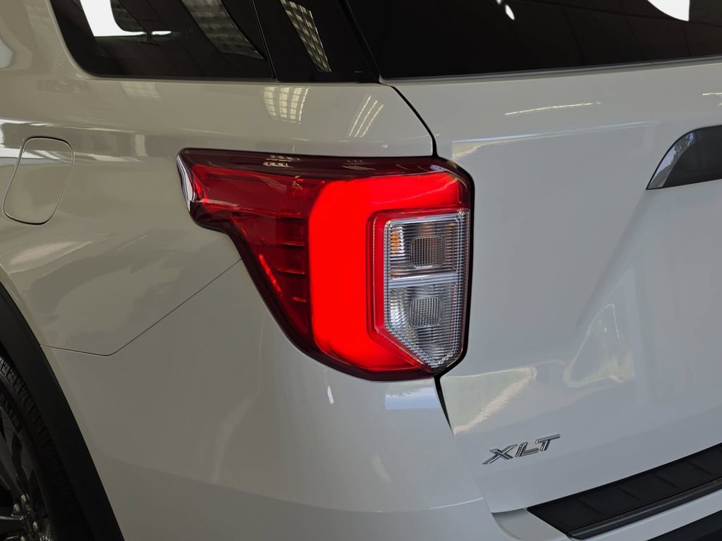 Certified 2023 Ford Explorer XLT w/ Equipment Group 202A AWD/4WD image 31