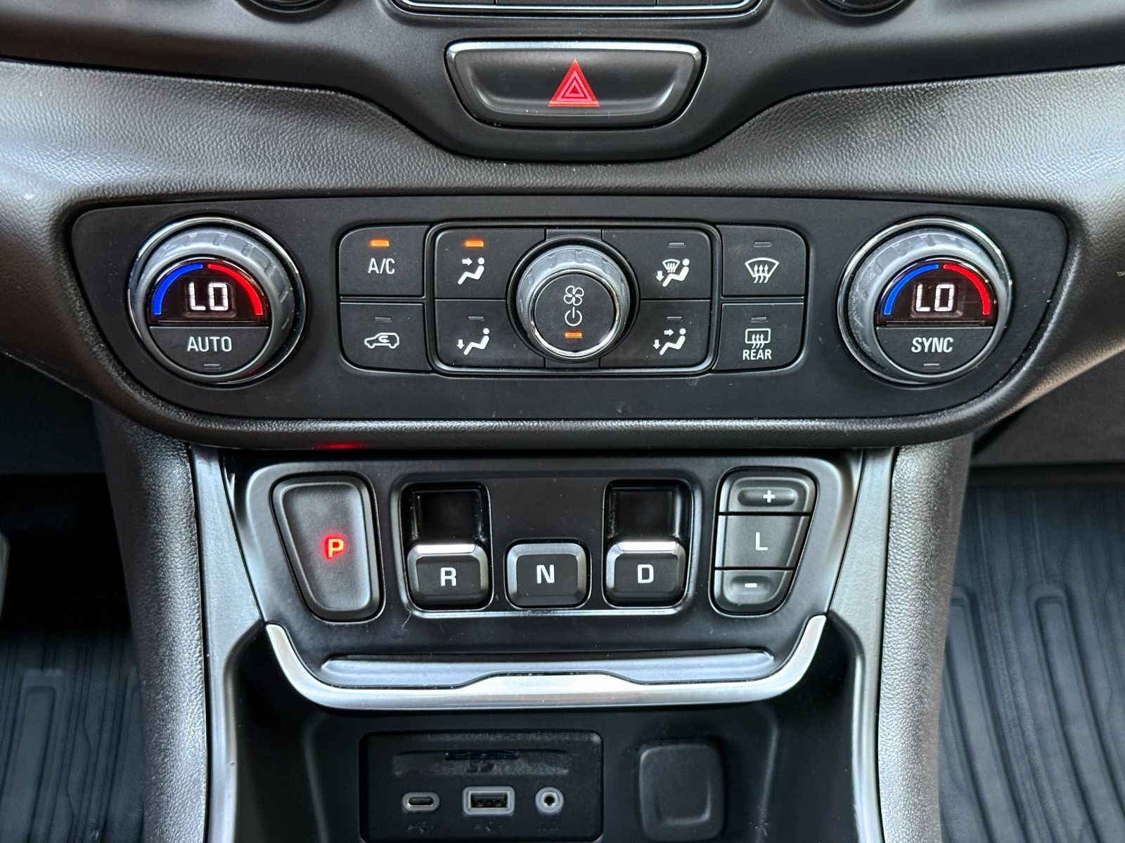 Used 2019 GMC Terrain Denali w/ Driver Alert Package II AWD/4WD image 25