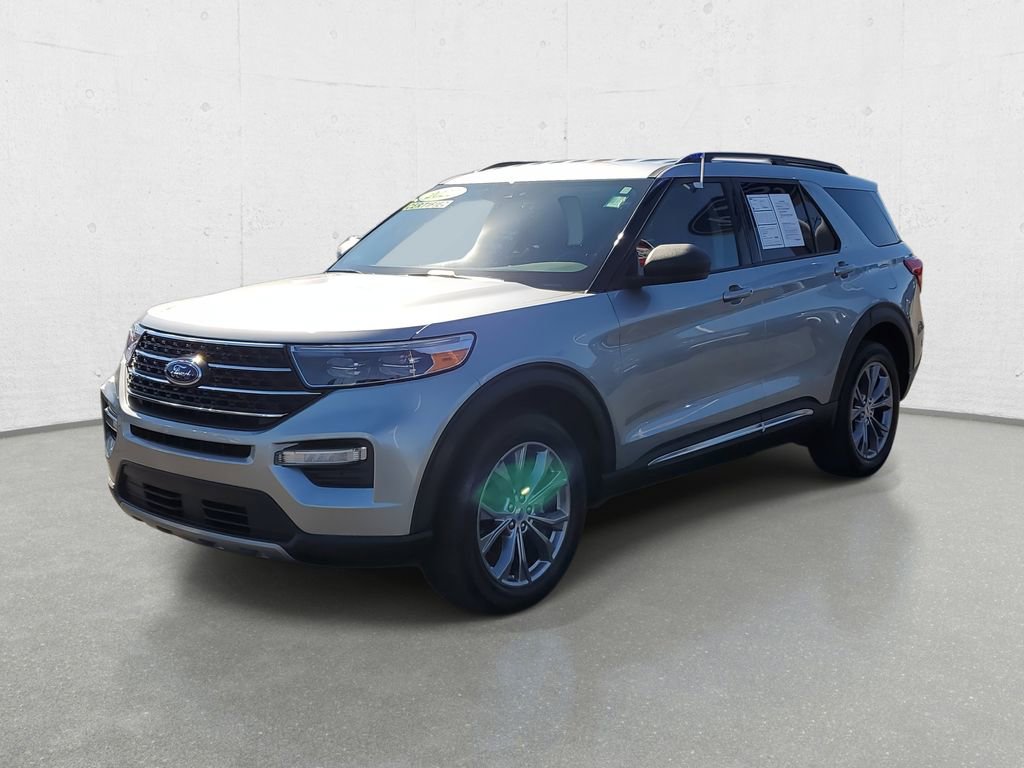 Certified 2022 Ford Explorer XLT w/ Equipment Group 202A image 4