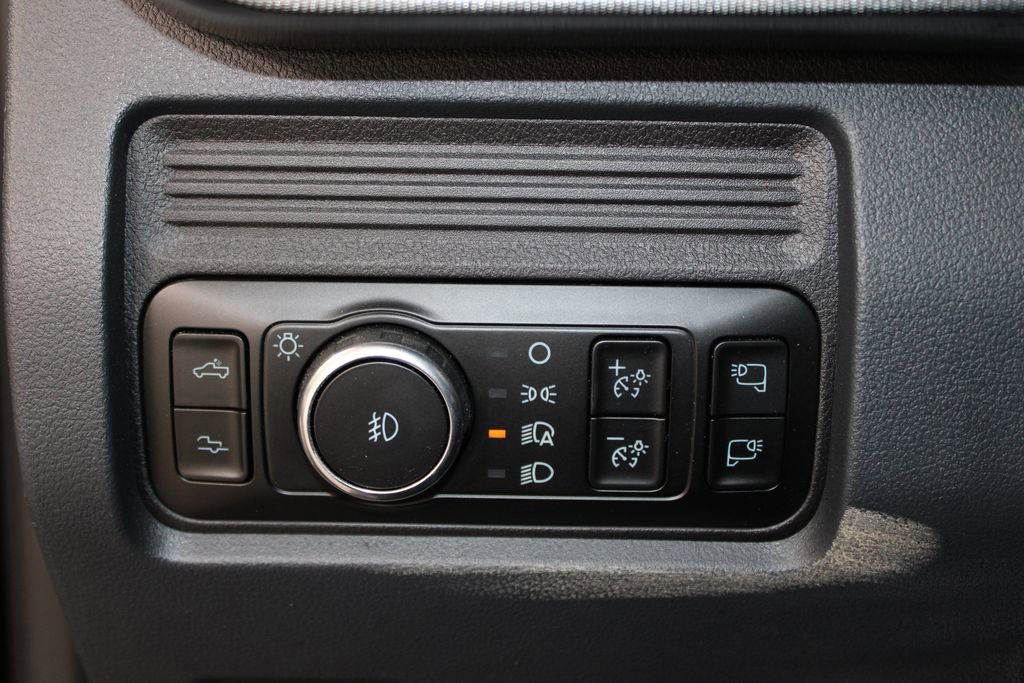 Certified 2025 Ford F350 Platinum image 46