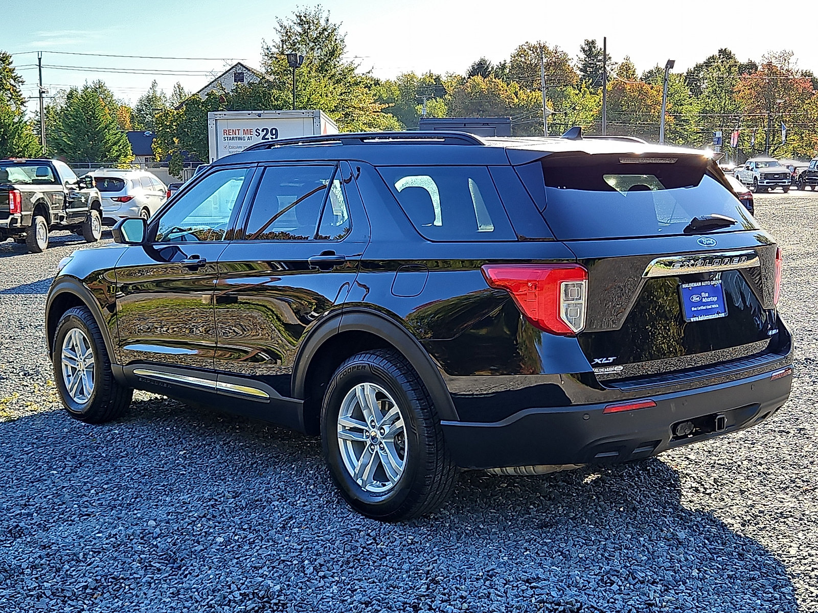 Certified 2022 Ford Explorer XLT w/ Class IV Trailer Tow Package AWD/4WD image 4