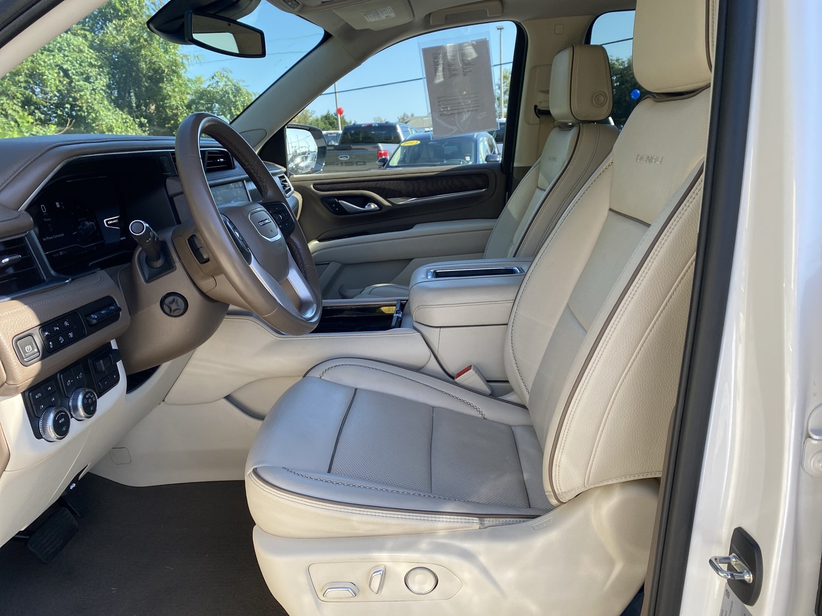 Used 2023 GMC Yukon XL Denali w/ Max Trailering Package AWD/4WD image 15