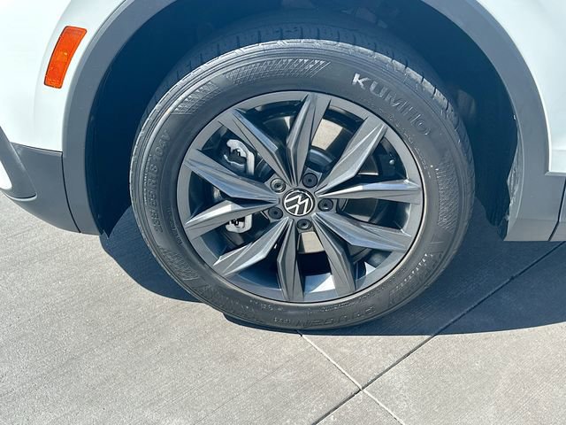 Used 2022 Volkswagen Tiguan SE image 33