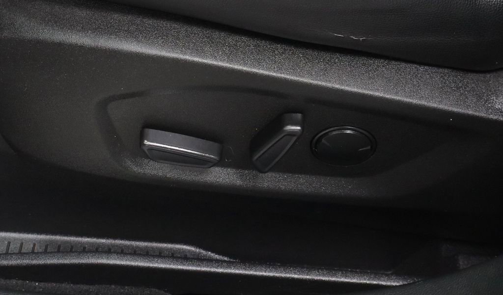 Certified 2023 Ford Edge Titanium AWD/4WD image 25