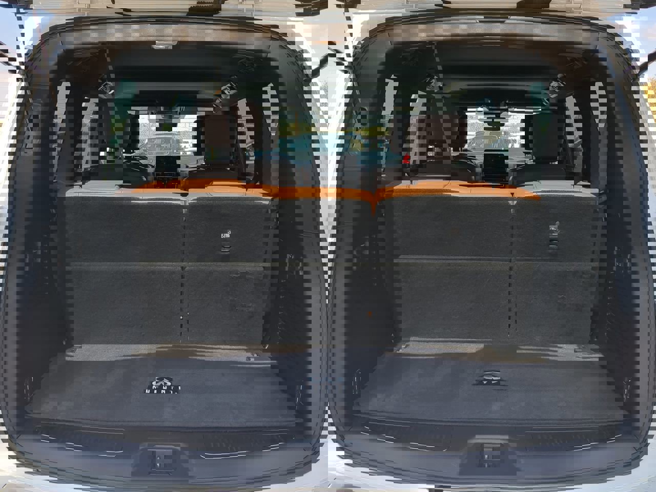 Used 2022 INFINITI QX80 Sensory w/ Cargo Package image 11