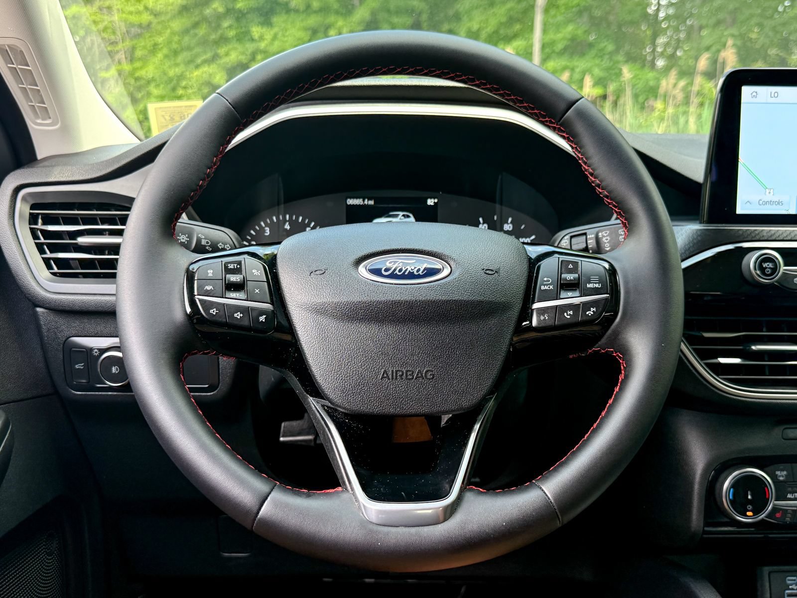 Certified 2022 Ford Escape SEL w/ SEL Stealth AWD Package image 39