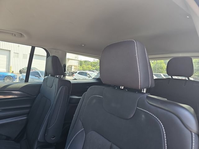 Used 2023 Jeep Grand Cherokee L Laredo w/ Luxury Tech Group I AWD/4WD image 17