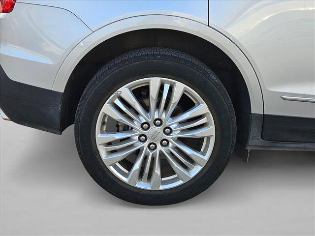Used 2019 Cadillac XT5 Premium Luxury FWD image 18