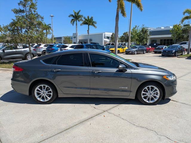 Certified 2019 Ford Fusion SE image 5