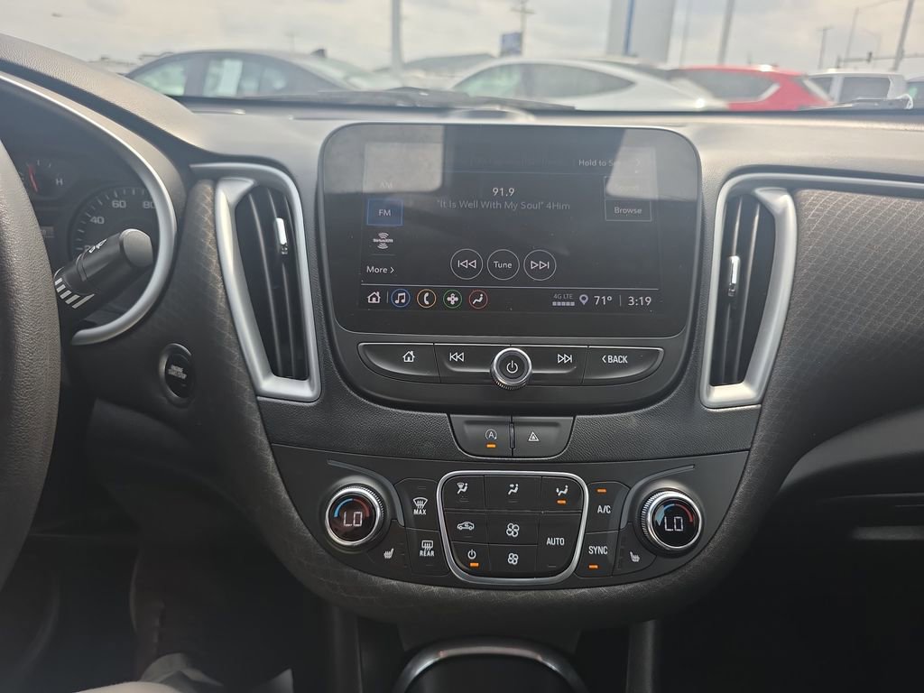 Used 2023 Chevrolet Malibu LT FWD image 28
