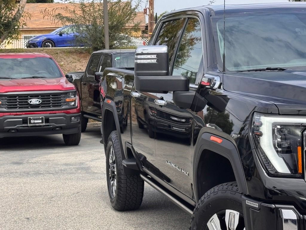 Used 2025 GMC Sierra 3500 Denali w/ Denali Reserve Package AWD/4WD image 5