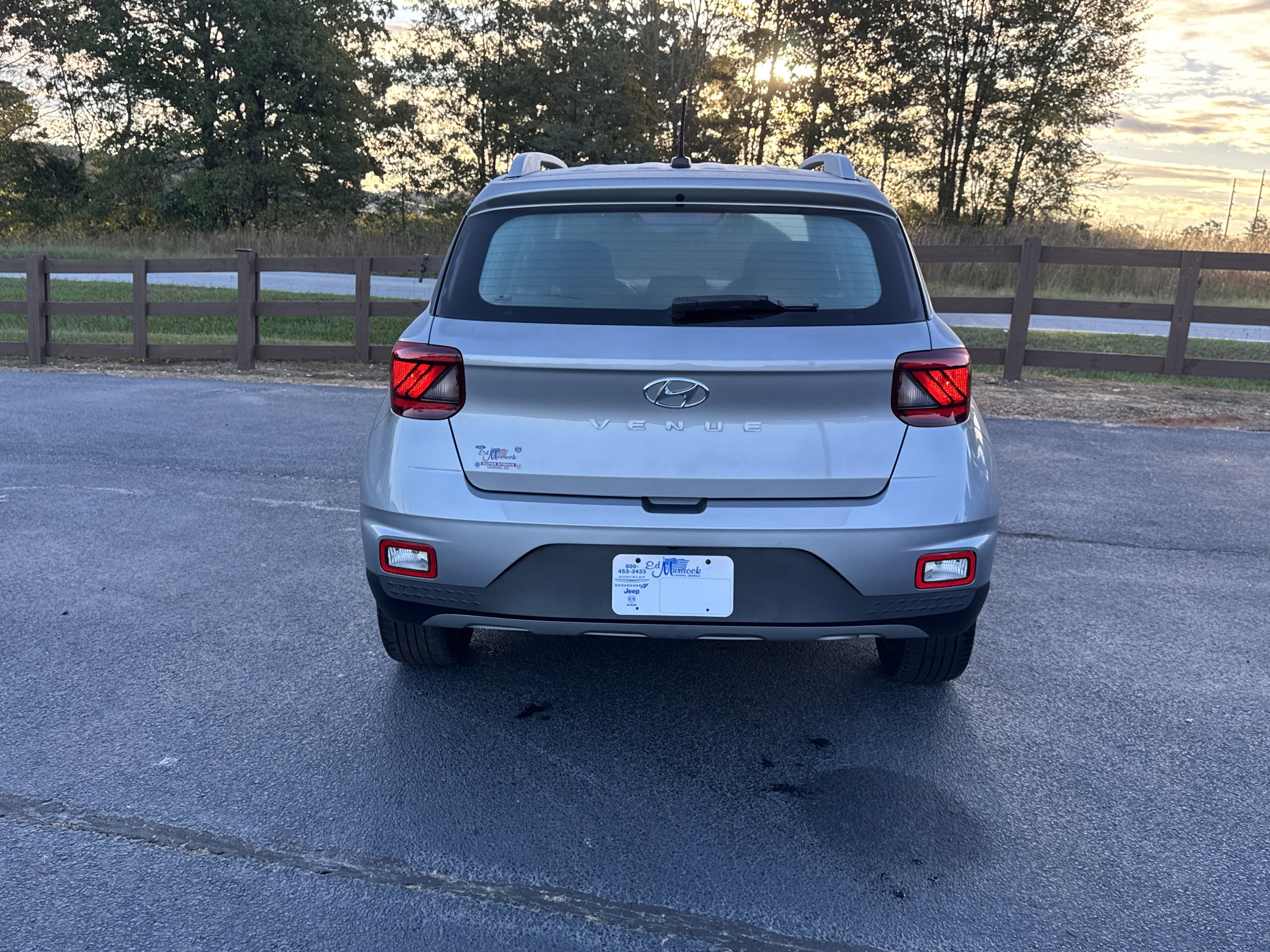 Used 2024 Hyundai Venue SEL image 6