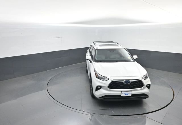 Used 2023 Toyota Highlander XLE AWD/4WD image 20