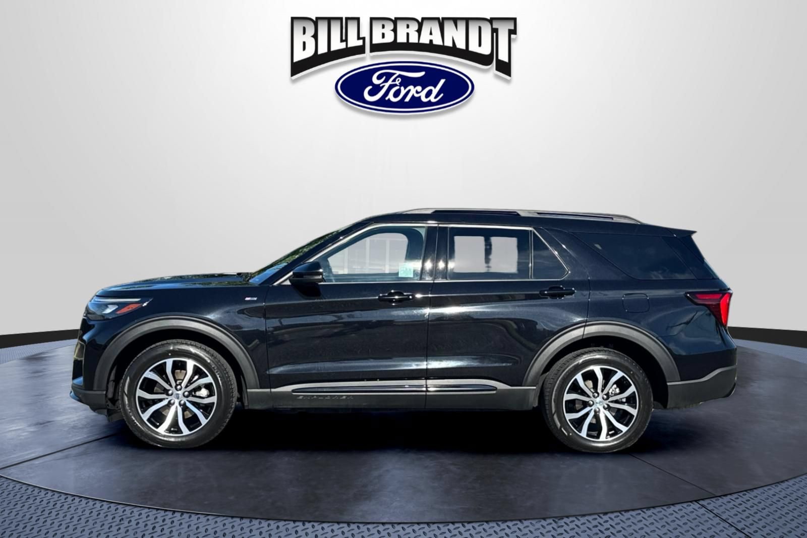 Certified 2025 Ford Explorer ST-Line AWD/4WD image 6