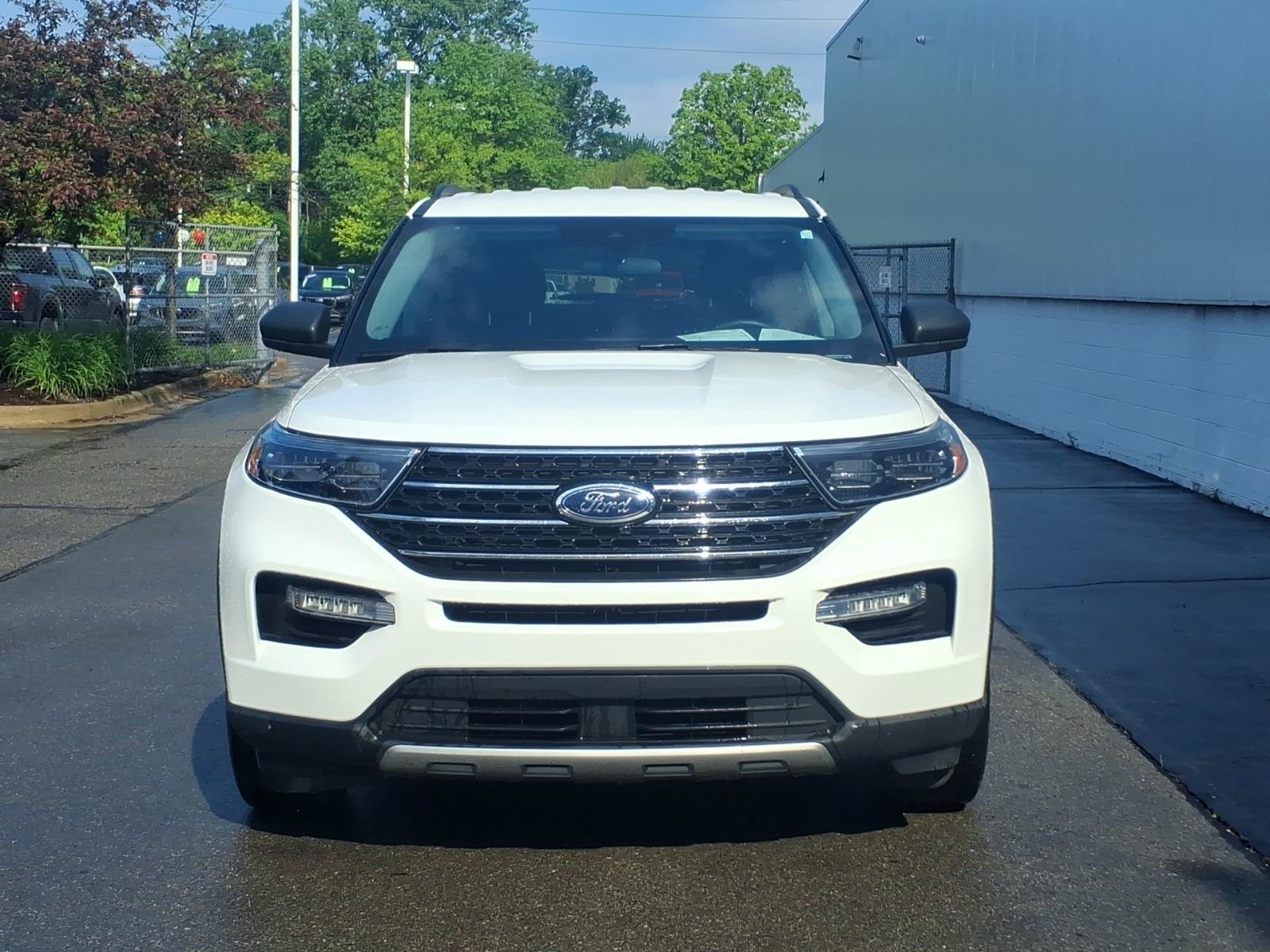 Certified 2024 Ford Explorer XLT w/ Equipment Group 202A AWD/4WD image 2