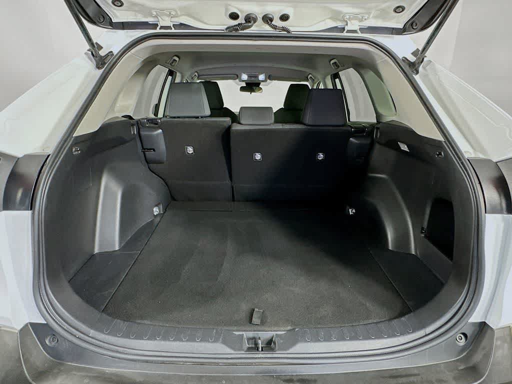Used 2021 Toyota RAV4 LE FWD image 20