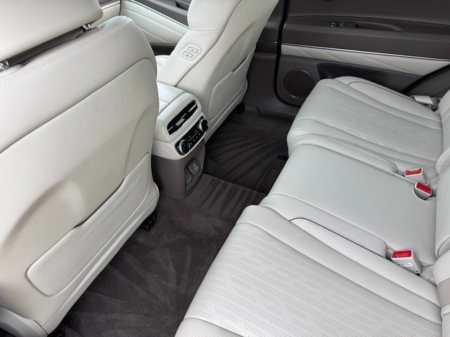 Used 2023 Genesis GV80 2.5T w/ Prestige Package image 17