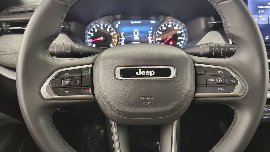 Used 2024 Jeep Compass Latitude AWD/4WD image 12