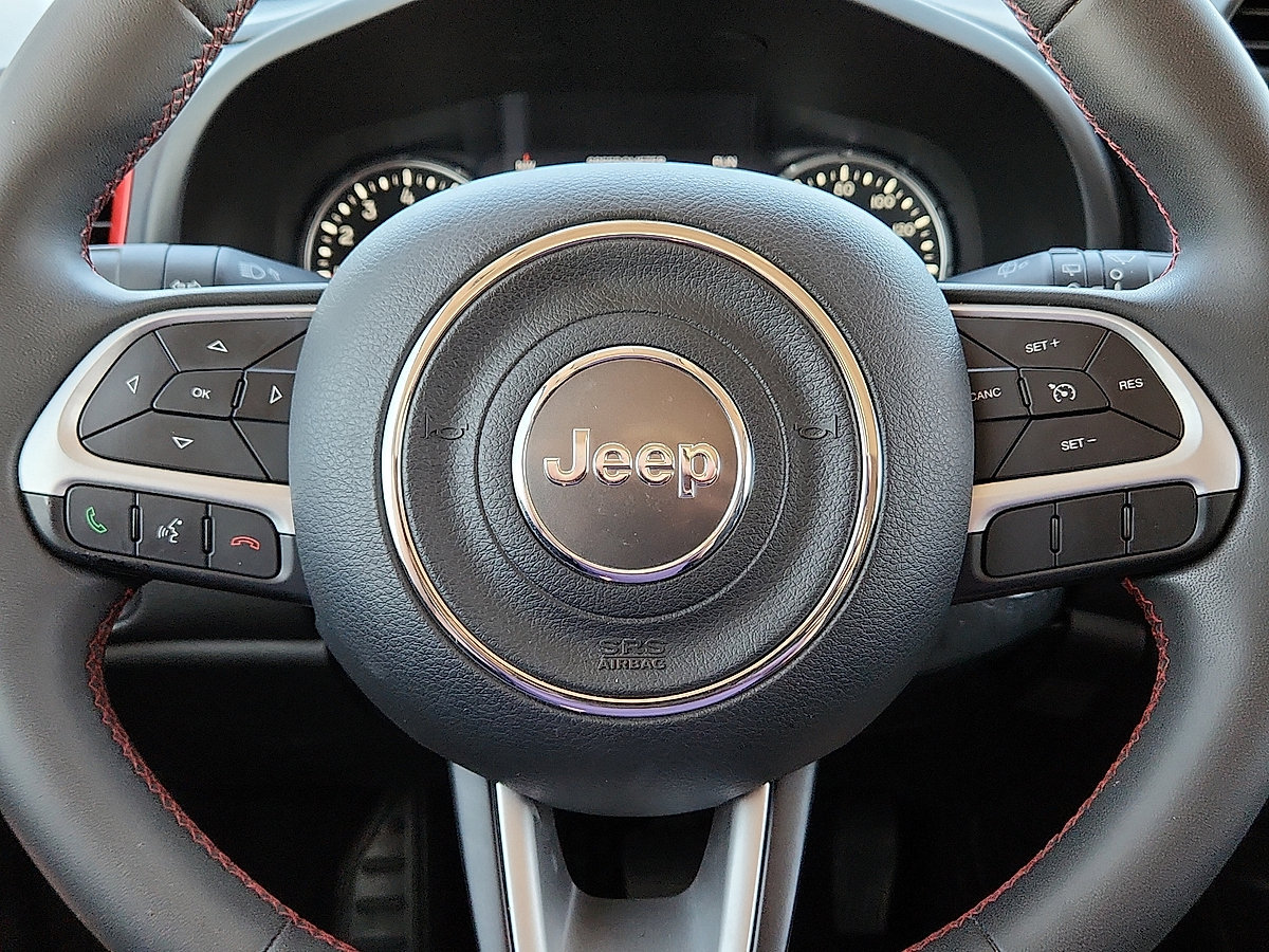 Used 2023 Jeep Renegade Trailhawk AWD/4WD image 12
