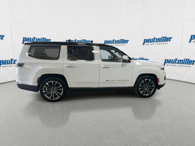 Used 2022 Jeep Grand Wagoneer Series III AWD/4WD image 12