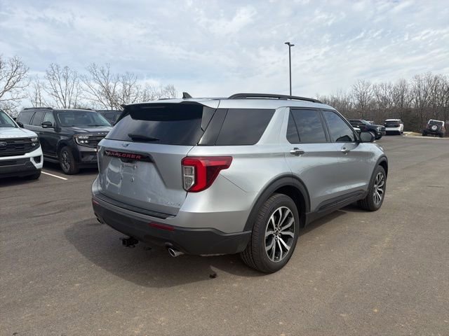 Certified 2023 Ford Explorer ST-Line image 3