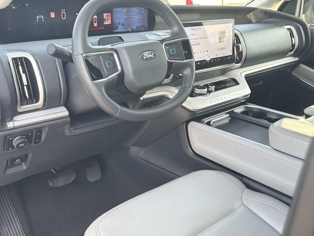 Certified 2025 Ford Expedition Active AWD/4WD image 12