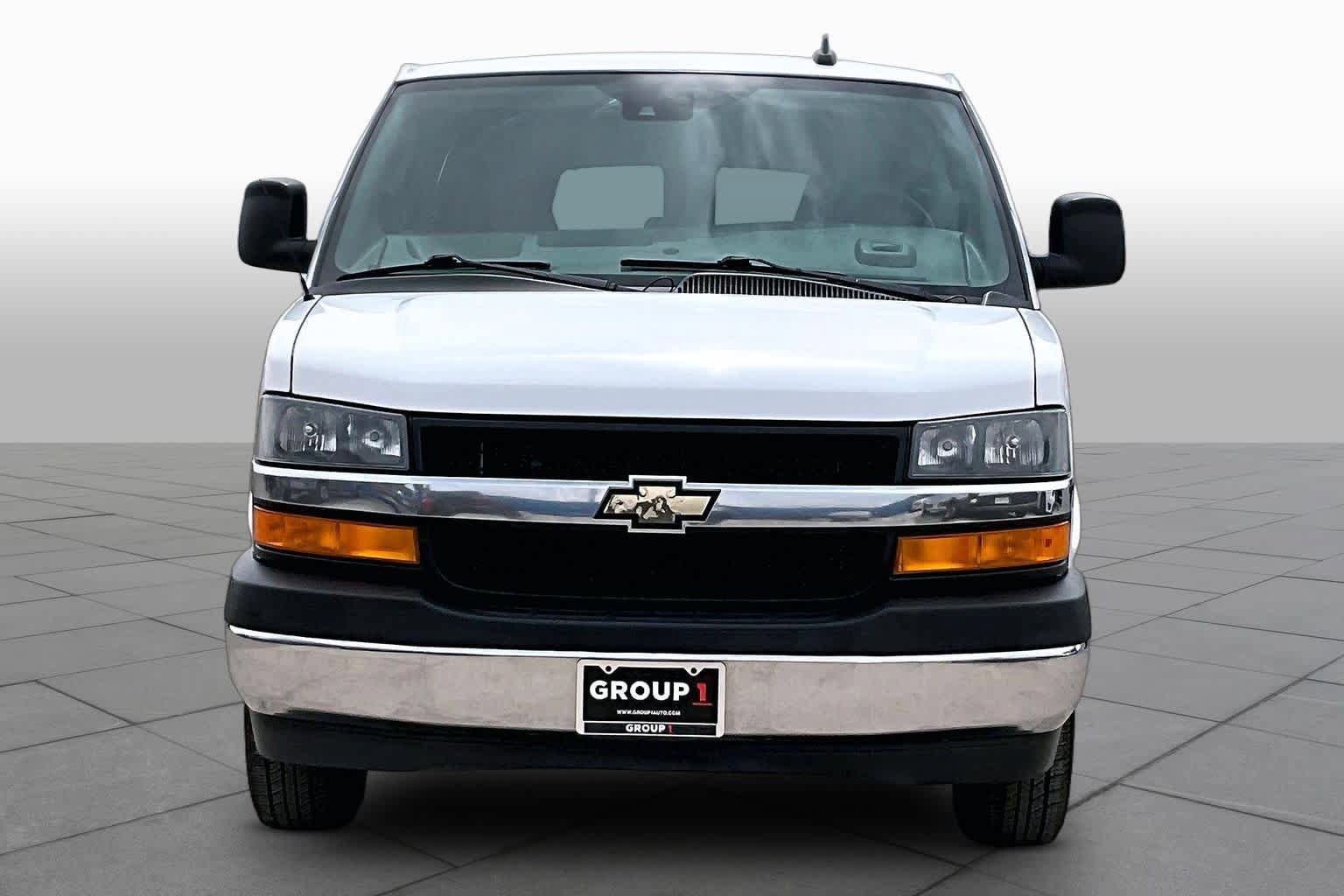 Used 2021 Chevrolet Express 3500 LT w/ LT Preferred Equipment Group RWD image 4