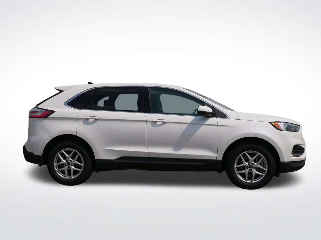 Certified 2022 Ford Edge SEL w/ Convenience Package AWD/4WD image 2