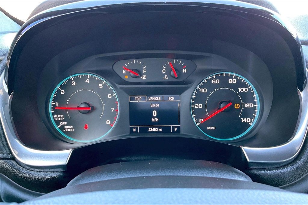 Used 2023 Chevrolet Traverse LT image 12