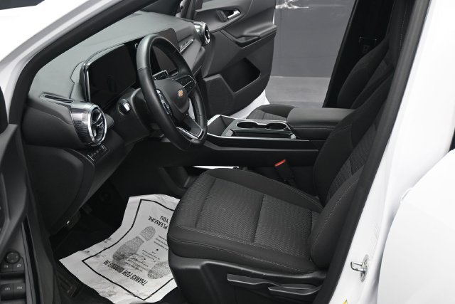 Used 2025 Chevrolet Equinox LT AWD/4WD image 6