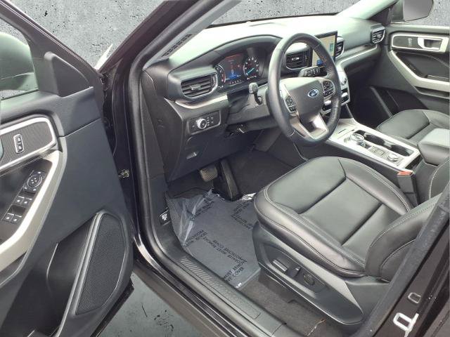 Certified 2022 Ford Explorer XLT w/ Equipment Group 202A AWD/4WD image 11