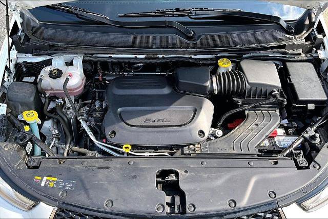 Used 2023 Chrysler Pacifica Limited FWD image 10